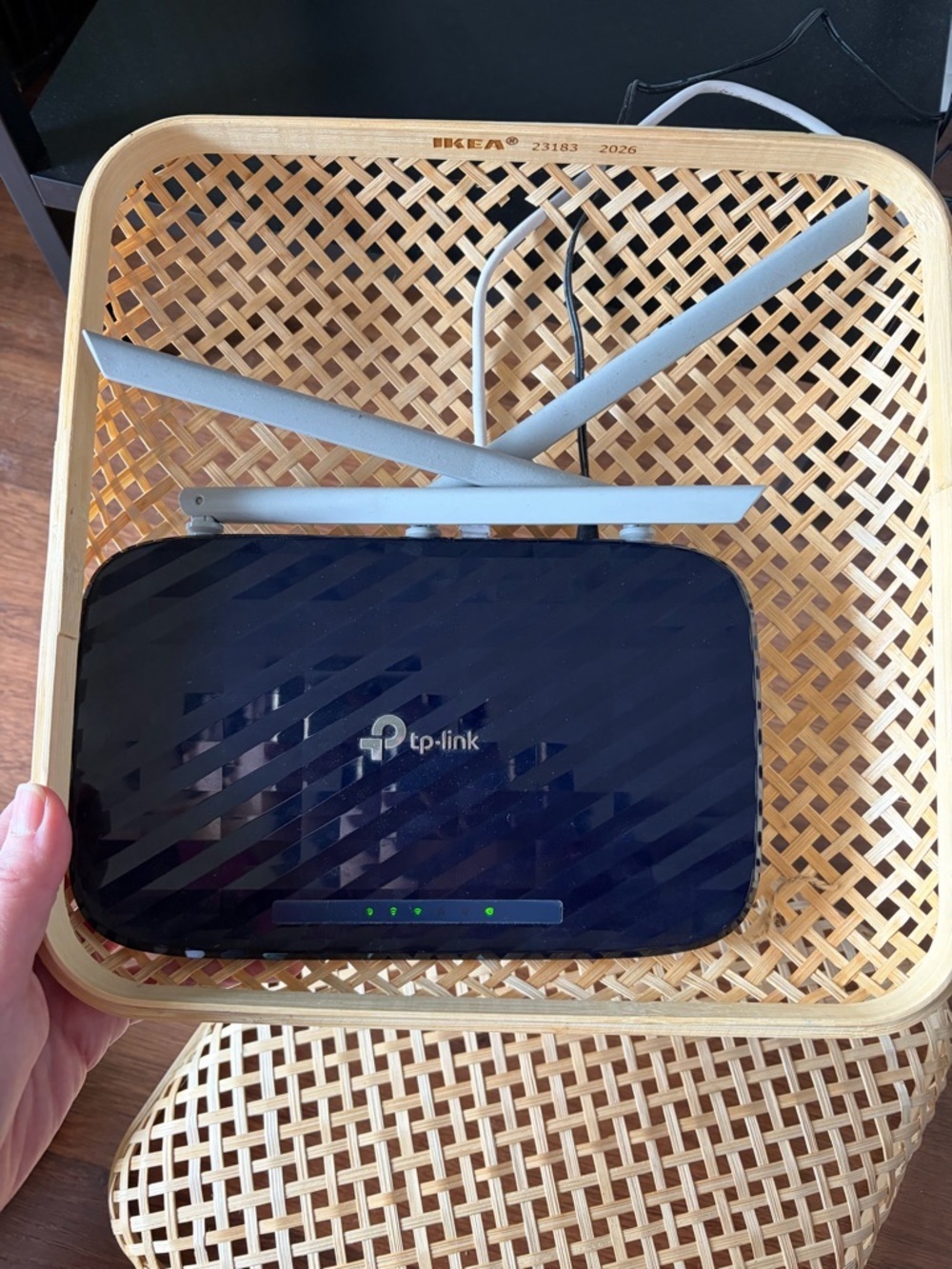 TP-Link AC750 Wireless Router Dual Band - Teal Box with Blue Router - Picture 7 of 8